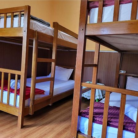 Dewi Sri Guesthouse 마타람 외부 사진