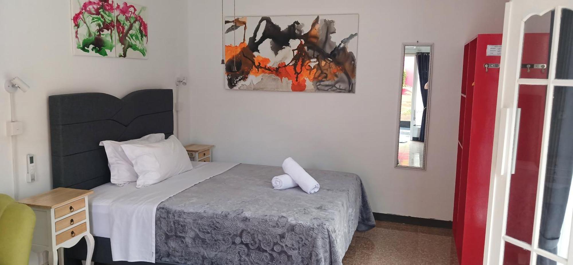 Dewi Sri Guesthouse 마타람 외부 사진