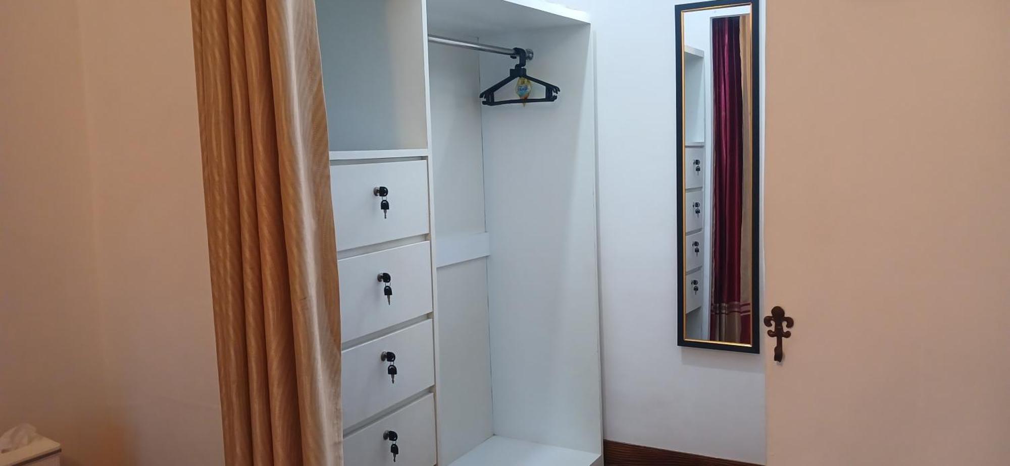 Dewi Sri Guesthouse 마타람 외부 사진