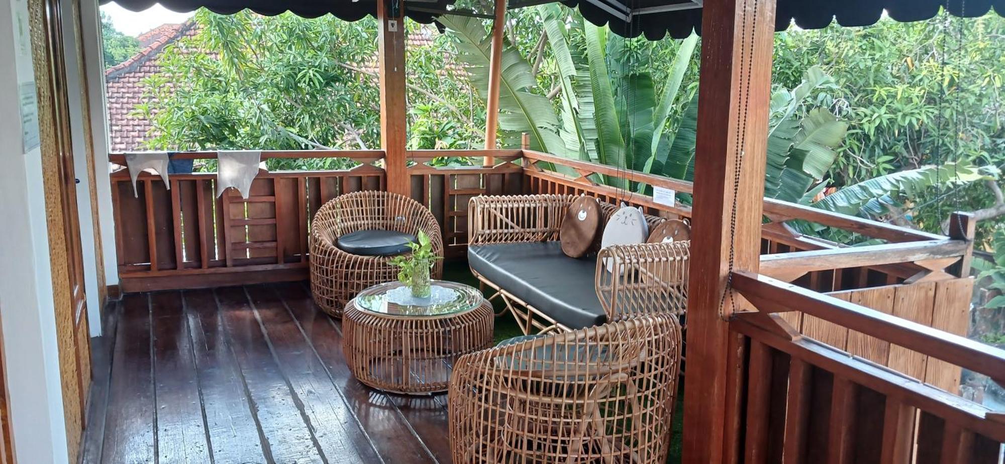 Dewi Sri Guesthouse 마타람 외부 사진