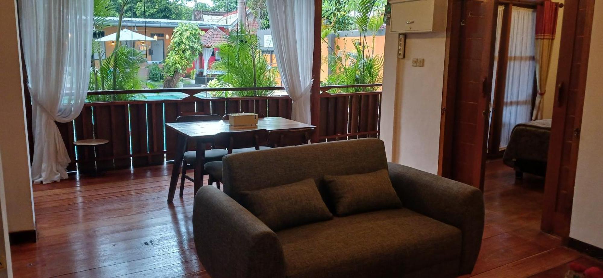 Dewi Sri Guesthouse 마타람 외부 사진