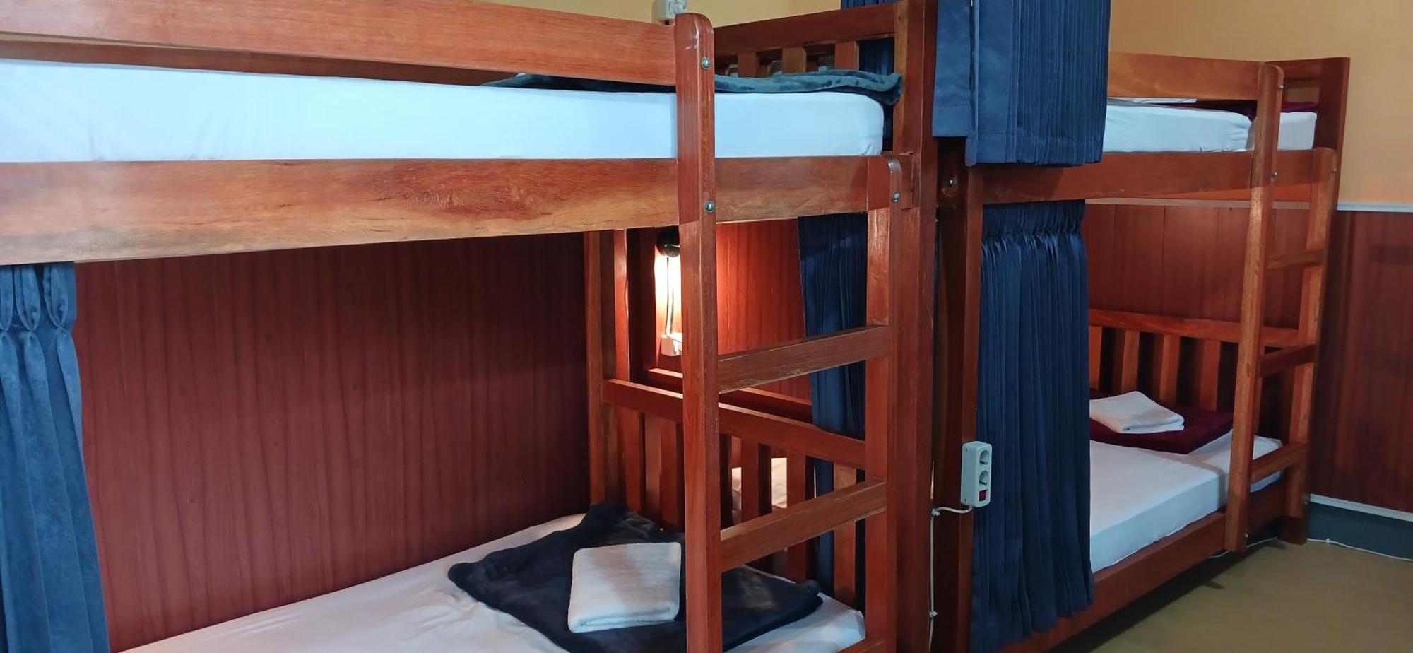 Dewi Sri Guesthouse 마타람 외부 사진