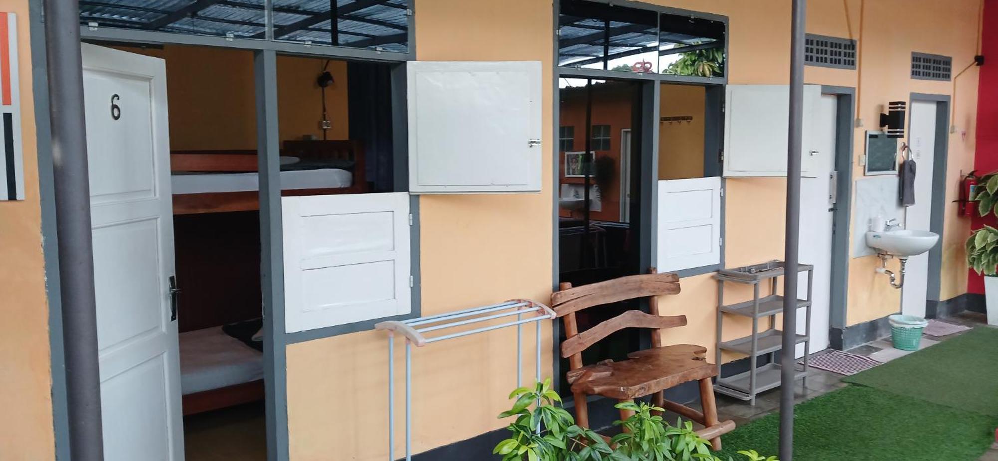 Dewi Sri Guesthouse 마타람 외부 사진