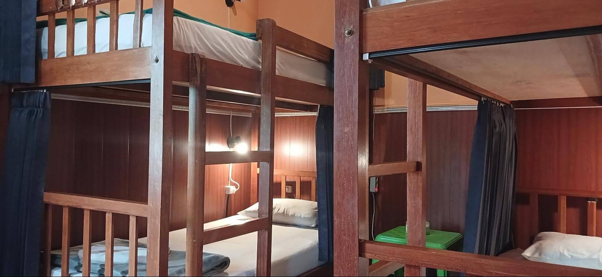 Dewi Sri Guesthouse 마타람 외부 사진