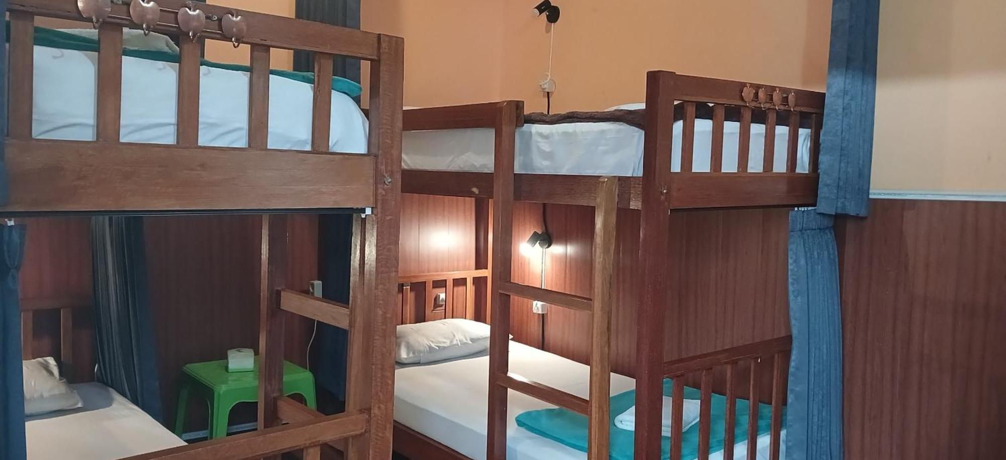 Dewi Sri Guesthouse 마타람 외부 사진